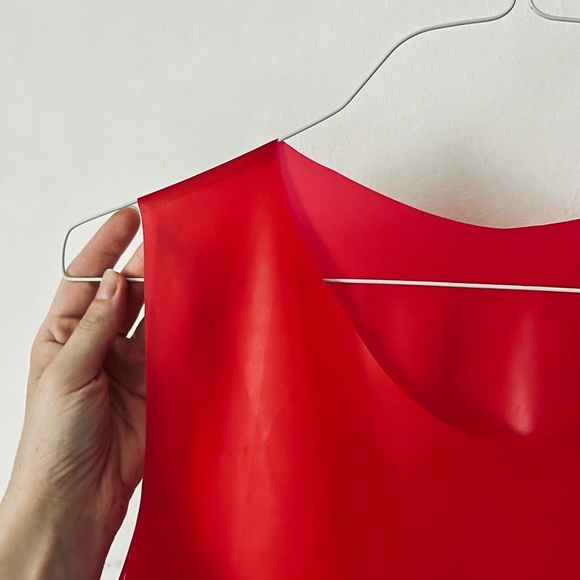 red latex tank by sensitive architecture latex - Picture 5 of 10